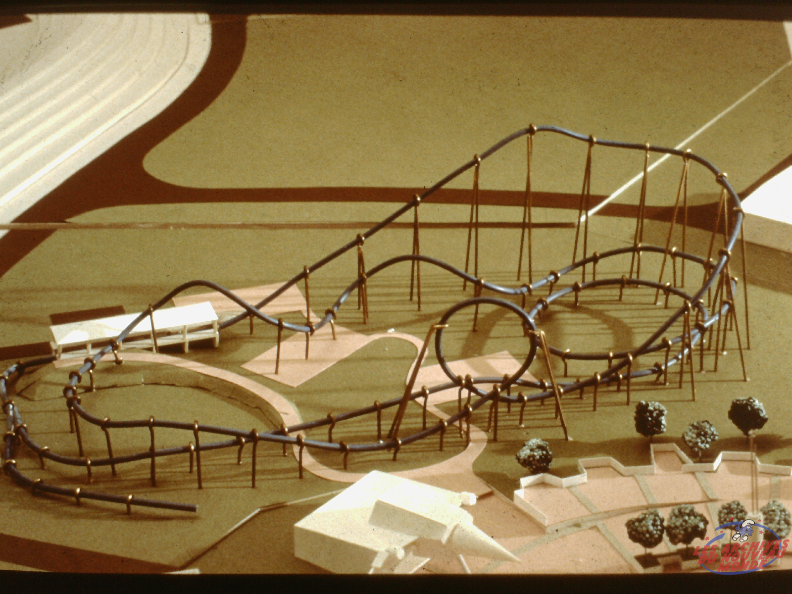 Maquette - Comet Space