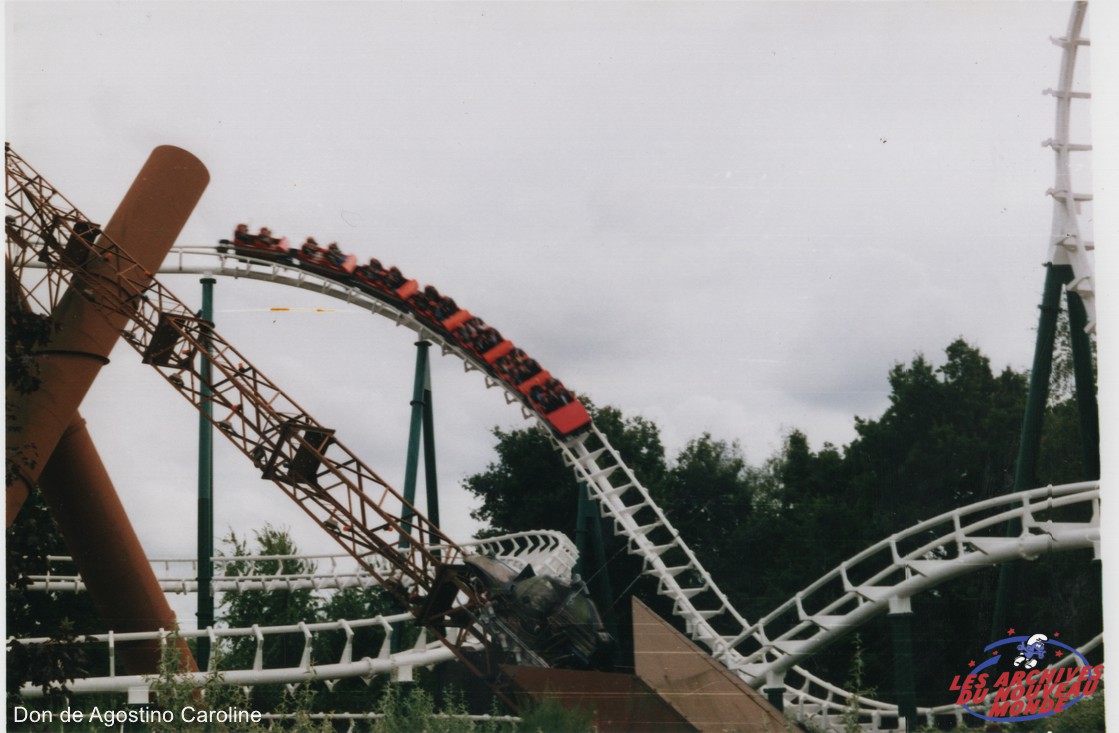Walibi Schtroumpf – Don de Caroline D'Agostino